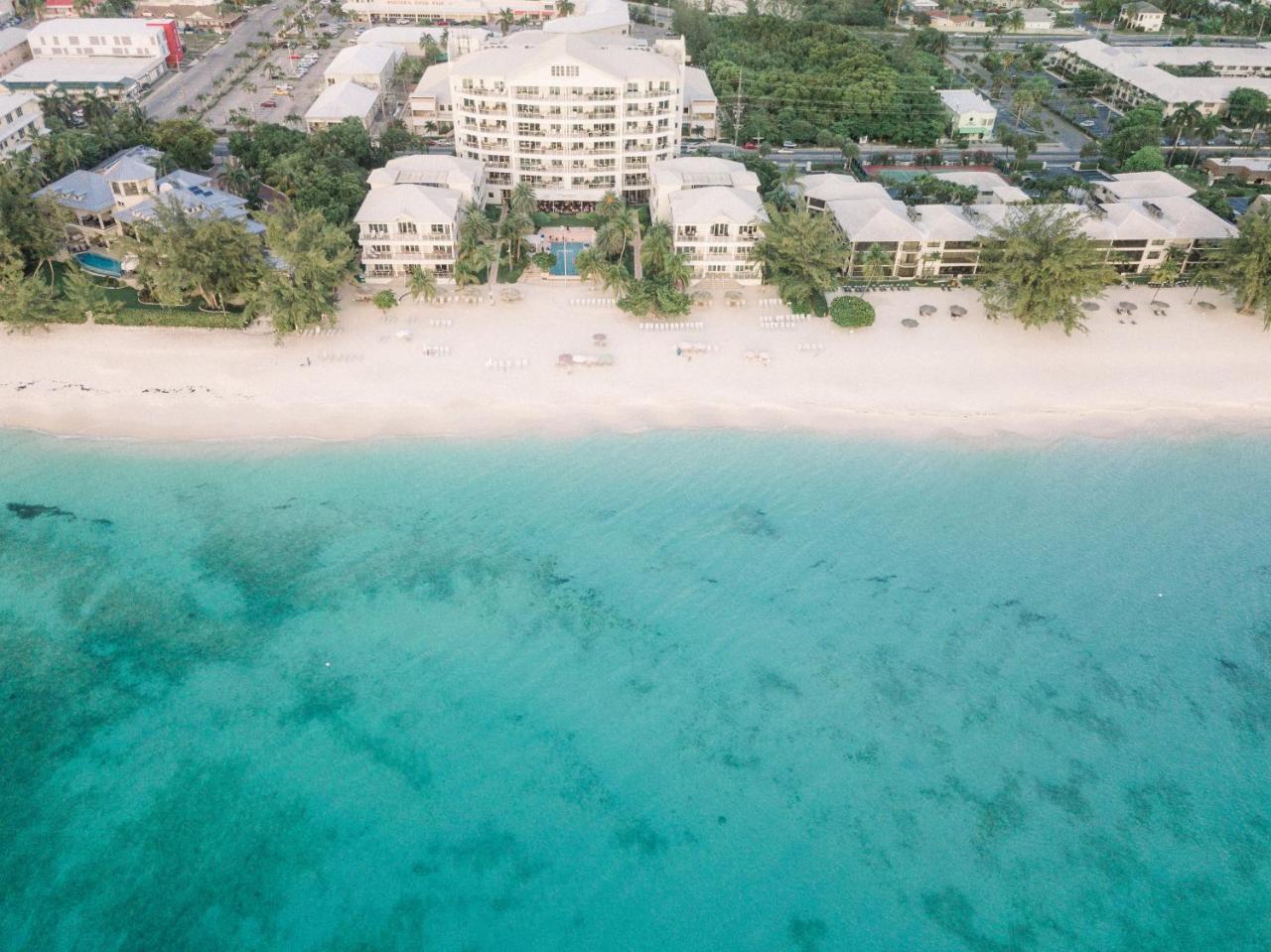 Caribbean Club Boutique Hotel, Grand Cayman Seven Mile Beach Exterior photo