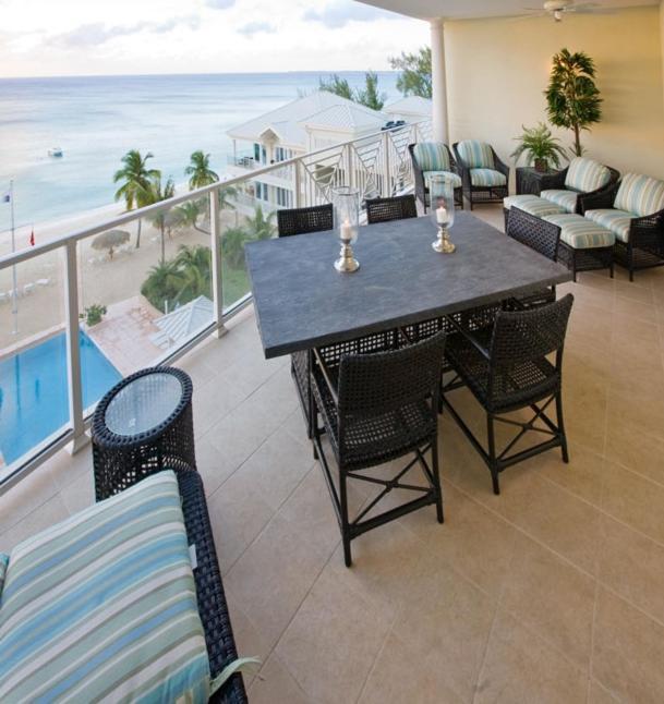 Caribbean Club Boutique Hotel, Grand Cayman Seven Mile Beach Exterior photo